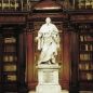 la statua in marmo del cardinale